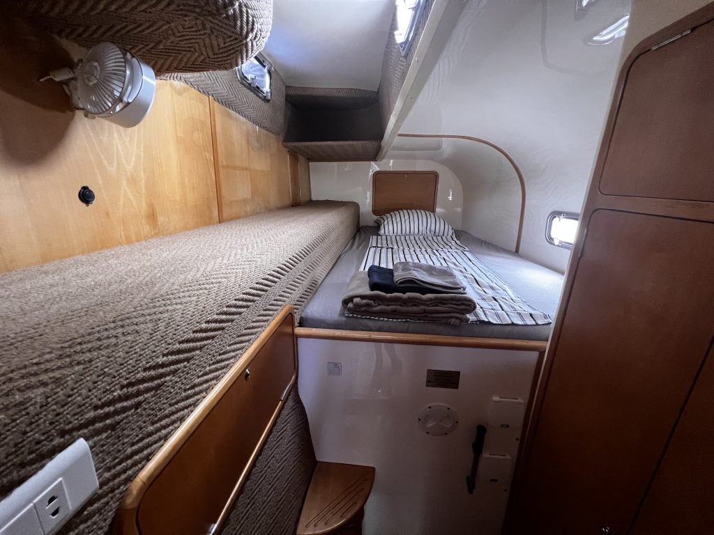 Luxury catamaran single cabin at Akua Aminata